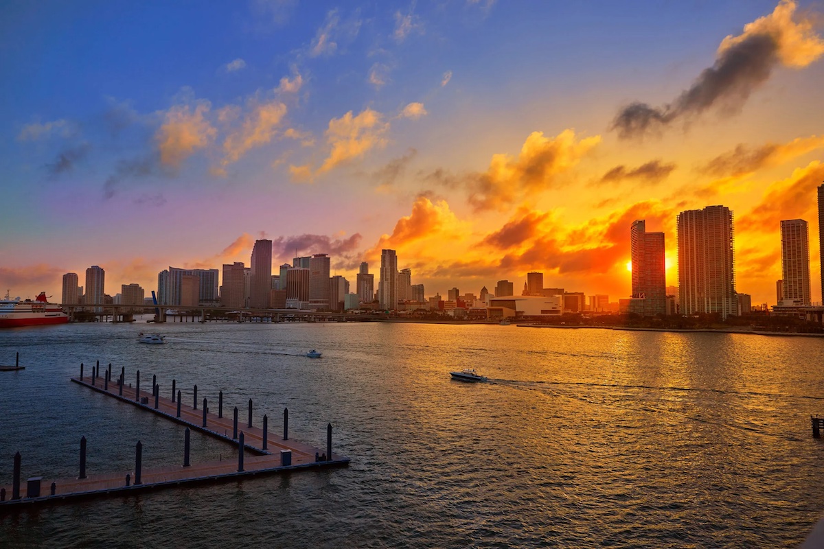 Sunset Dining in Miami: Why Waterfront Restaurants Make Every Meal Special blog hero