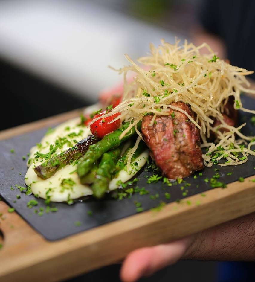 Greek Food for Two: How to Build the Perfect Sharing Menu blog hero