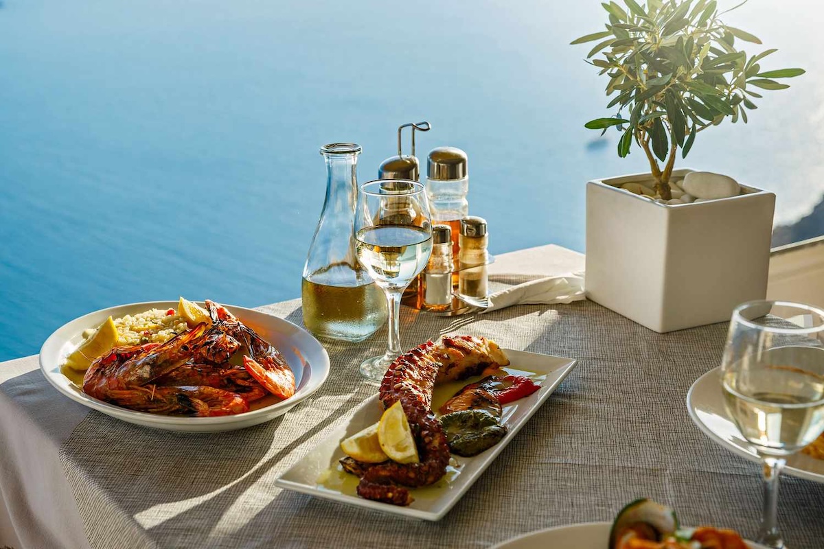 A Waterfront Feast: Greek Cuisine with a Side of Ocean Breeze blog hero