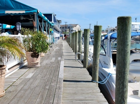 The Best Mediterranean Restaurant with Exclusive Dock and Dine Option homepage