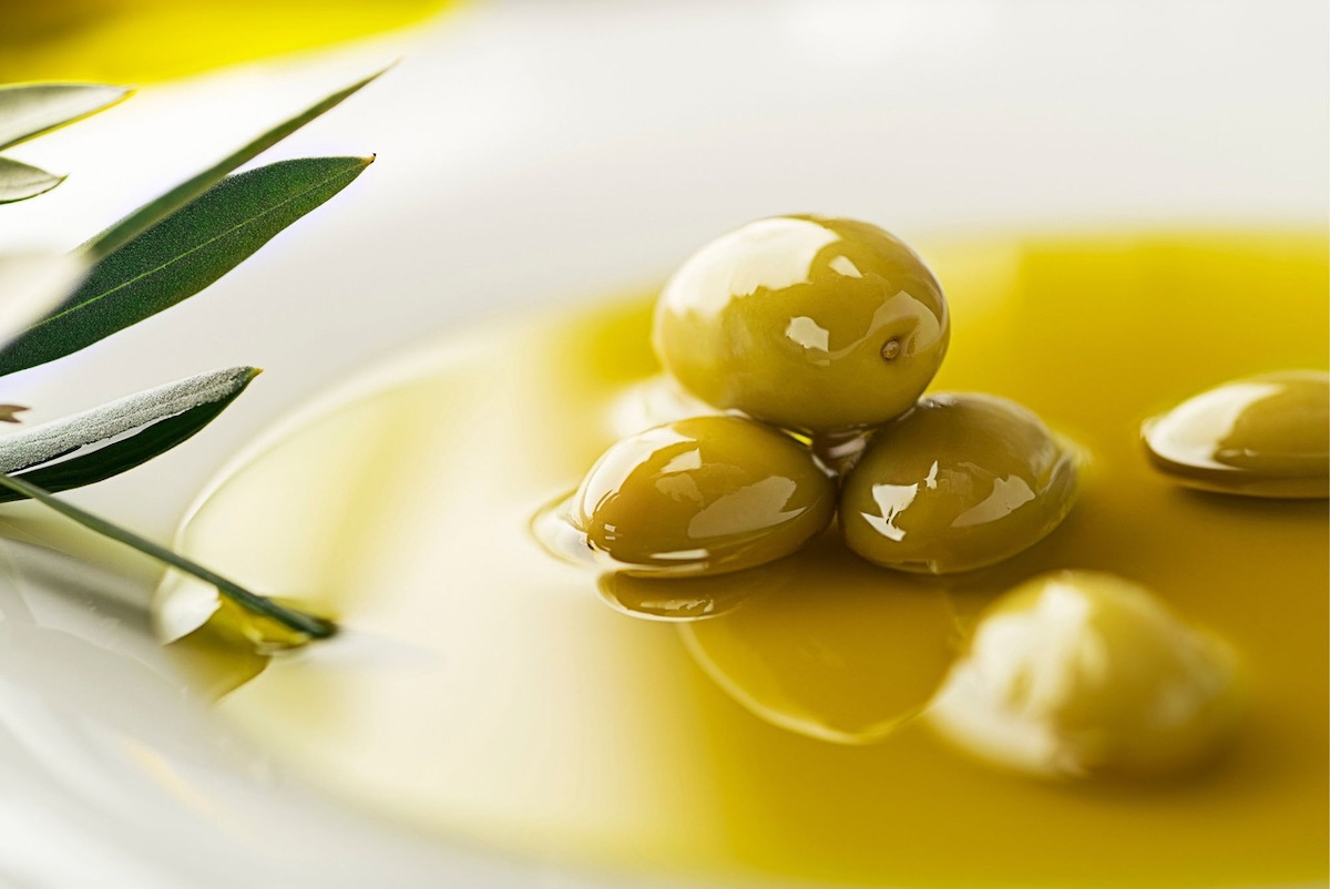 Healthy Skin Starts at the Table: Mediterranean Meals & Beauty Routines blog hero